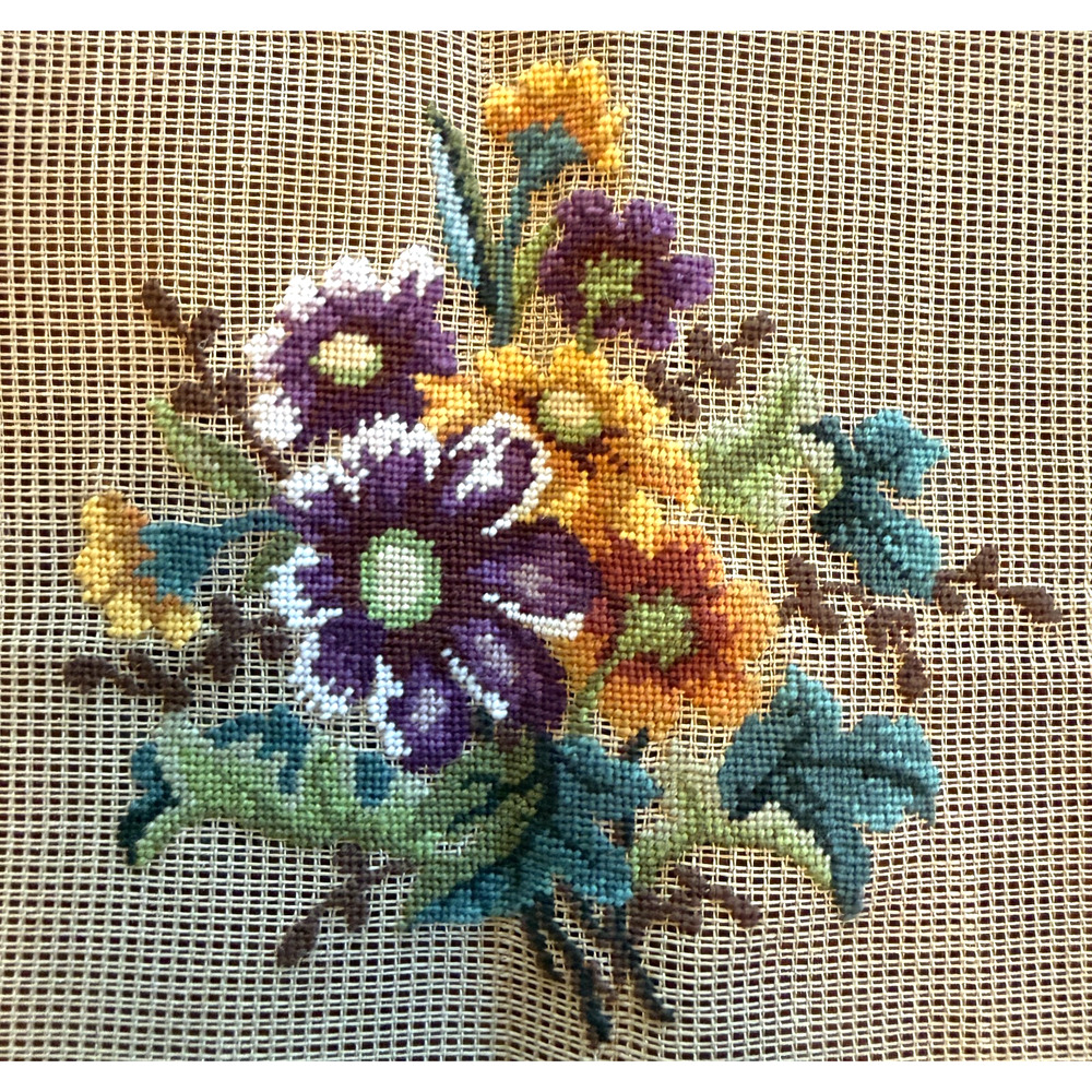 Vintage Preworked Decorator Needlepoint Canvas Floral Bouquet Daisy Design 6 x 6